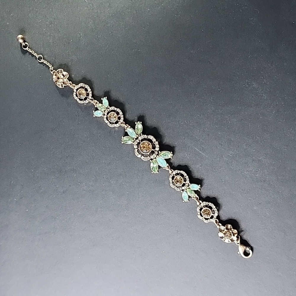 Floral Rhinestone Bracelet - Picture 5 of 6
